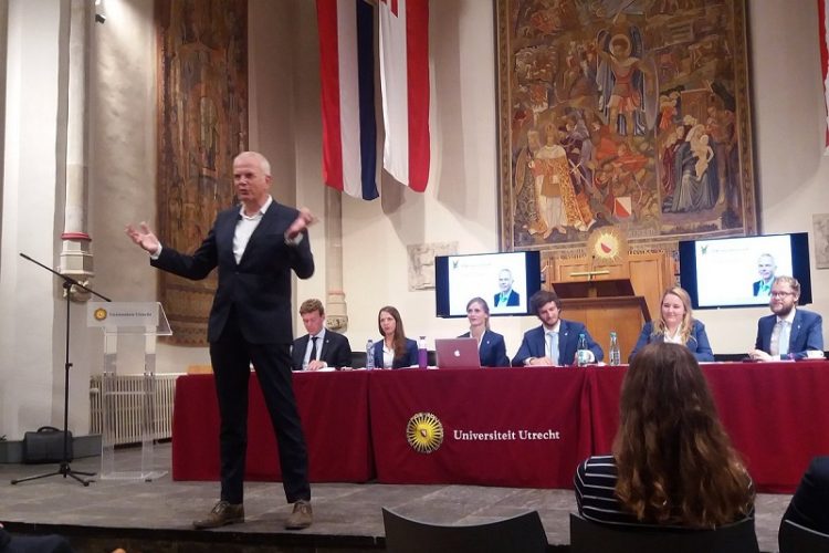 Jan Bogerd houdt introductie bij de bestuurswissel van VIDIUS, 13 september 2016