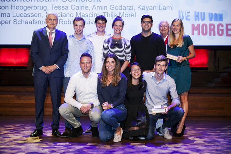 Winnaars van de HUgenotenprijs op het podium in TivoliVredenburg