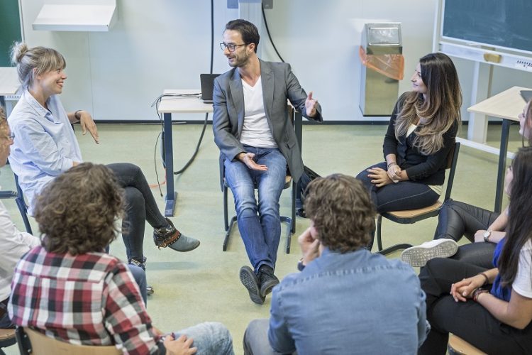 Gesprek in een klas