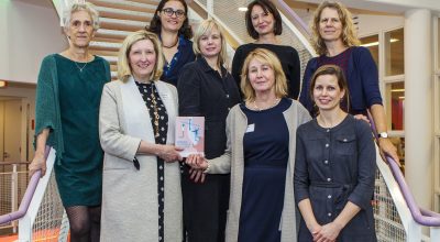 Het HU-onderzoeksteam. Onderste rij v.l.n.r.: Tanja van Mazijk (onderzoeker), Marion Uitslag (onderzoeker), Renate Giesing (ondersteuner). Bovenste rij v.l.n.r.: Marie- José Geenen (onderzoeker), Quirine Eijkman (lector Toegang tot het Recht), Majda Lamkaddem (projectleider) en Jacqueline Bosker (lector Werken in een gedwongen kader)
