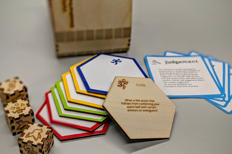 Een prototype van het spel 'AANkaarten'