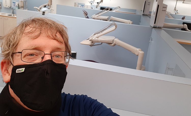Social Work docent Marco van Stralen bij een bezoek van team Gezond & Wel aan de HU Klinieken