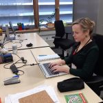 Maartje Vermeulen aan het werk op de HU